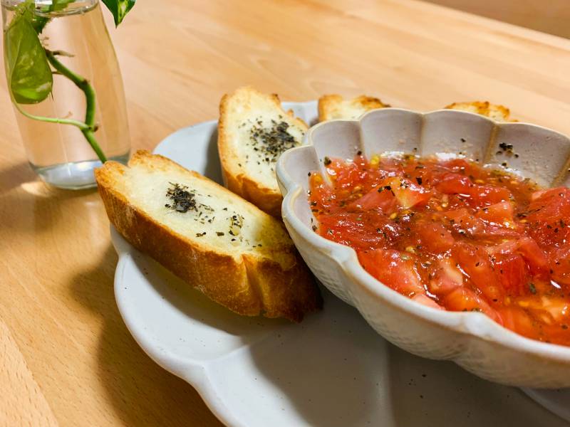 【レシピ】お酒のあてにもピッタリなトマトのブルスケッタの画像